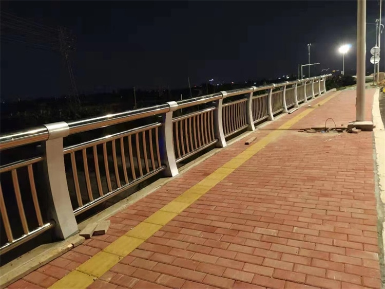 橋梁護欄