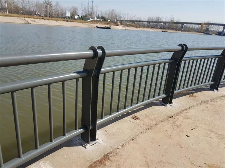 河道護欄