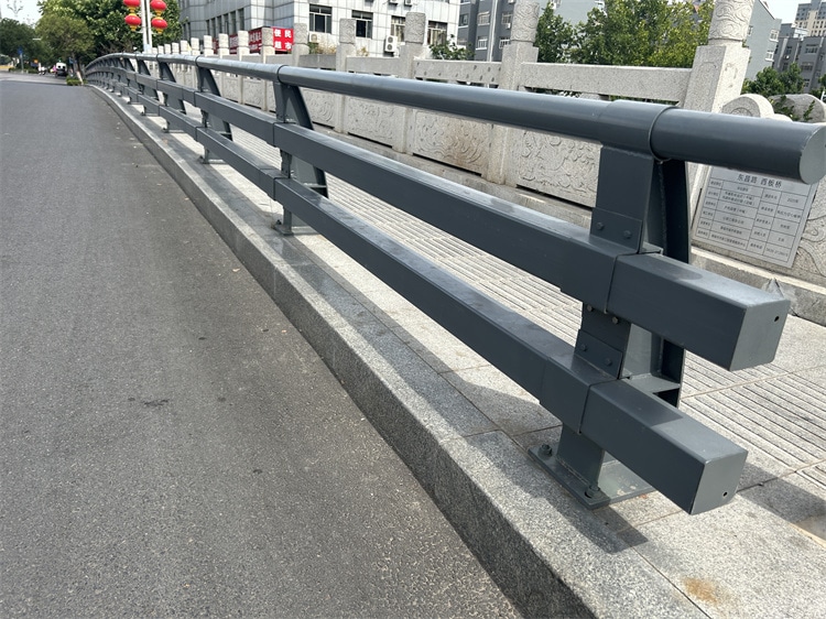 近期防撞護(hù)欄價(jià)格表現(xiàn)堅(jiān)挺